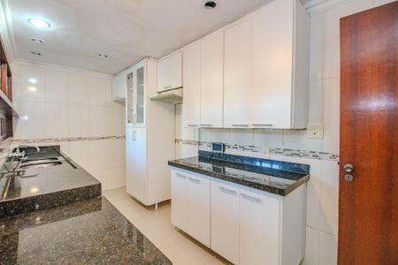 Apartamento à venda com 200m², 3 quartos e 2 vagasCozinha e Área de Serviço