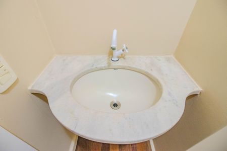 Lavabo da Sala de apartamento à venda com 3 quartos, 200m² em Bela Vista, Porto Alegre