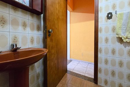 Casa à venda com 90m², 4 quartos e 2 vagasBanheiro Social