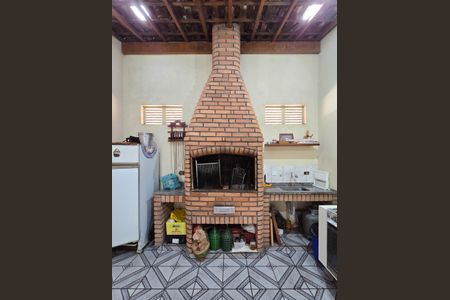 Casa à venda com 90m², 4 quartos e 2 vagasÁrea - Churrasqueira