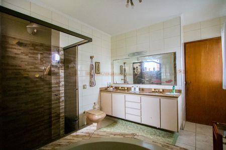 Casa para alugar com 200m², 3 quartos e 3 vagas Casa para alugar com 200m², 3 quartos e 3 vagasBanheiro da Suíte