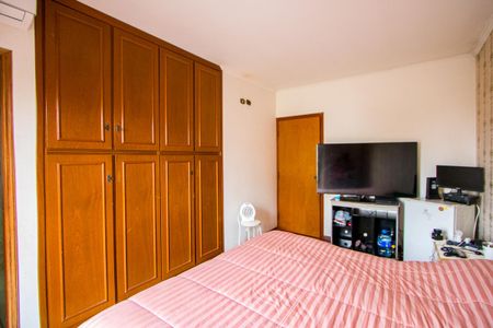 Casa para alugar com 200m², 3 quartos e 3 vagas Casa para alugar com 200m², 3 quartos e 3 vagasSuíte