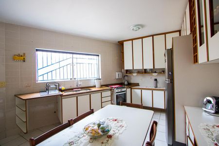 Casa para alugar com 200m², 3 quartos e 3 vagas Casa para alugar com 200m², 3 quartos e 3 vagasCozinha