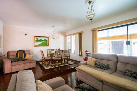 Casa para alugar com 200m², 3 quartos e 3 vagas Casa para alugar com 200m², 3 quartos e 3 vagasSala
