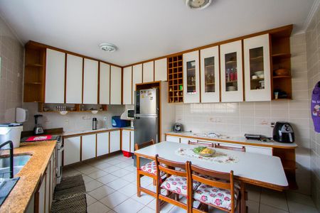 Casa para alugar com 200m², 3 quartos e 3 vagas Casa para alugar com 200m², 3 quartos e 3 vagasCozinha