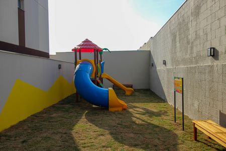 Apartamento para alugar com 49m², 2 quartos e 1 vaga Apartamento para alugar com 49m², 2 quartos e 1 vagaÁrea comum - Playground
