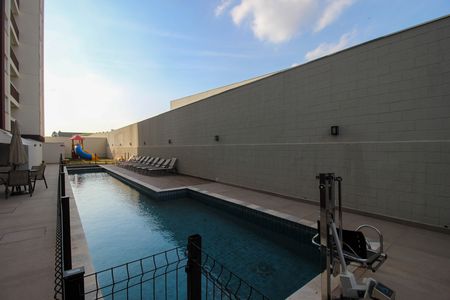 Apartamento para alugar com 49m², 2 quartos e 1 vaga Apartamento para alugar com 49m², 2 quartos e 1 vagaÁrea comum - Piscina