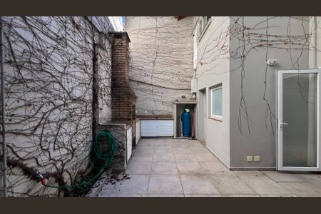 Casa à venda com 160m², 3 quartos e 3 vagas Casa à venda com 160m², 3 quartos e 3 vagasQuintal