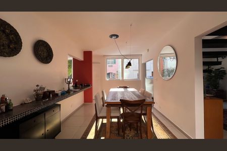 Casa à venda com 160m², 3 quartos e 3 vagas Casa à venda com 160m², 3 quartos e 3 vagasSala de Jantar