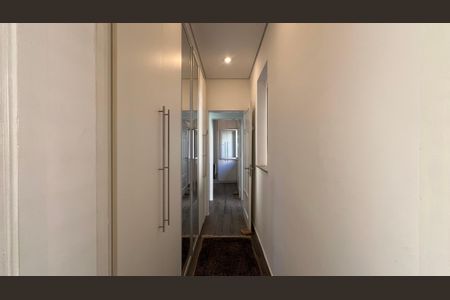 Casa à venda com 160m², 3 quartos e 3 vagas Casa à venda com 160m², 3 quartos e 3 vagasCloset da suíte 1
