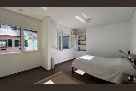Casa à venda com 160m², 3 quartos e 3 vagas Casa à venda com 160m², 3 quartos e 3 vagasSuíte 1