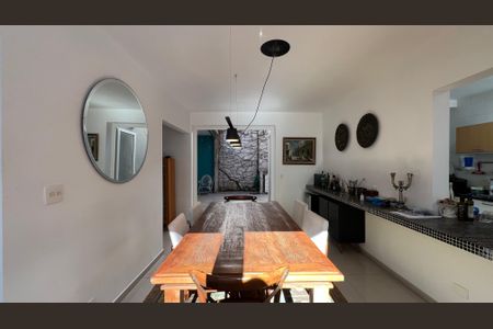 Casa à venda com 160m², 3 quartos e 3 vagas Casa à venda com 160m², 3 quartos e 3 vagasSala de Jantar