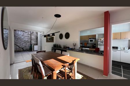 Casa à venda com 160m², 3 quartos e 3 vagas Casa à venda com 160m², 3 quartos e 3 vagasSala de Jantar