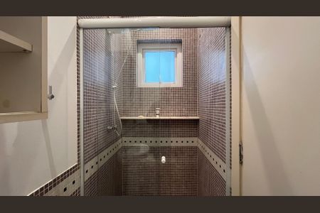 Casa à venda com 160m², 3 quartos e 3 vagas Casa à venda com 160m², 3 quartos e 3 vagasBanheiro da Edícula