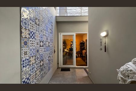 Casa à venda com 160m², 3 quartos e 3 vagas Casa à venda com 160m², 3 quartos e 3 vagasEdícula