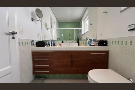 Casa à venda com 160m², 3 quartos e 3 vagas Casa à venda com 160m², 3 quartos e 3 vagasBanheiro da Suíte 1