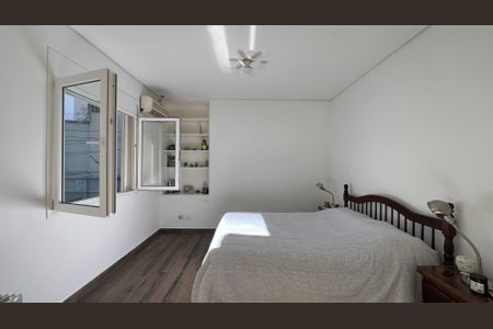 Casa à venda com 160m², 3 quartos e 3 vagas Casa à venda com 160m², 3 quartos e 3 vagasSuíte 1