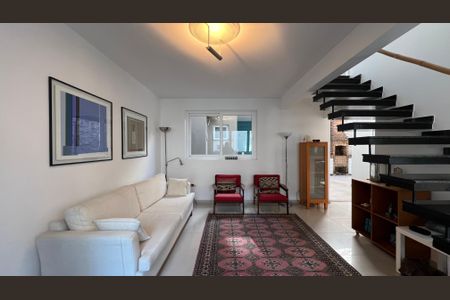 Casa à venda com 160m², 3 quartos e 3 vagas Casa à venda com 160m², 3 quartos e 3 vagasSala