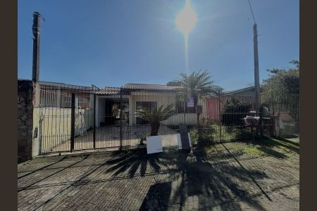 Casa à venda com 112m², 3 quartos e 2 vagas Casa à venda com 112m², 3 quartos e 2 vagasFachada
