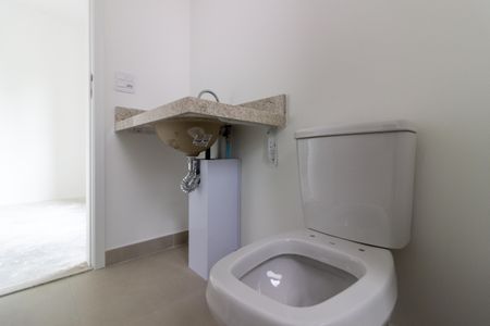 Apartamento à venda com 77m², 2 quartos e 1 vaga Apartamento à venda com 77m², 2 quartos e 1 vagaBanheiro da Suíte 1