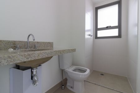 Apartamento à venda com 77m², 2 quartos e 1 vaga Apartamento à venda com 77m², 2 quartos e 1 vagaBanheiro da Suíte 1