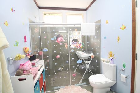 Casa à venda com 400m², 3 quartos e 3 vagasBanheiro Suíte 1