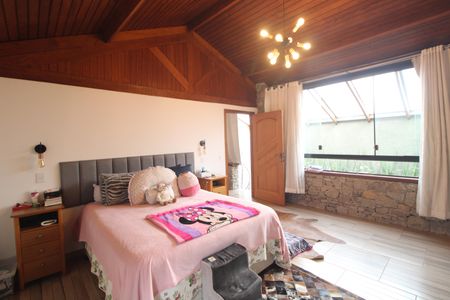 Casa à venda com 400m², 3 quartos e 3 vagasSuíte 2