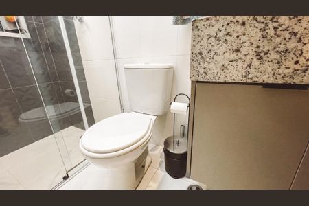 Apartamento à venda com 65m², 2 quartos e sem vaga Apartamento à venda com 65m², 2 quartos e sem vagaBanheiro