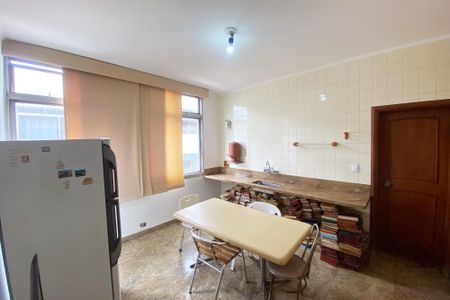 Apartamento à venda com 370m², 4 quartos e 4 vagasCopa