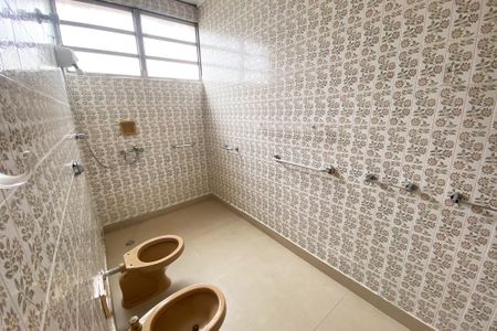 Apartamento à venda com 370m², 4 quartos e 4 vagasBanheiro da Suíte 1