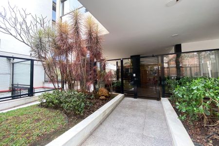 Apartamento à venda com 370m², 4 quartos e 4 vagasFachada e portaria