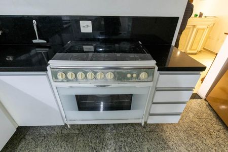 Apartamento para alugar com 100m², 2 quartos e 1 vaga Apartamento para alugar com 100m², 2 quartos e 1 vagaCozinha