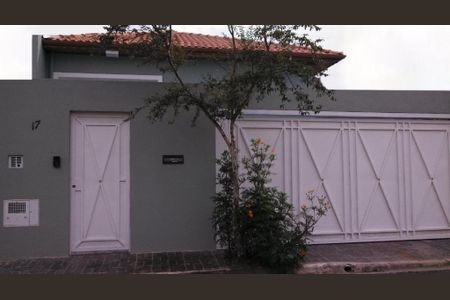Casa à venda com 171m², 4 quartos e 2 vagasFoto 01