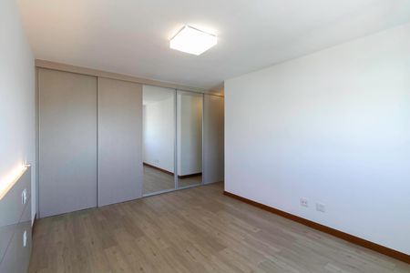 Apartamento à venda com 195m², 4 quartos e 4 vagasSuíte 2