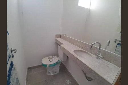 Casa à venda com 158m², 3 quartos e 1 vagaBanheiro