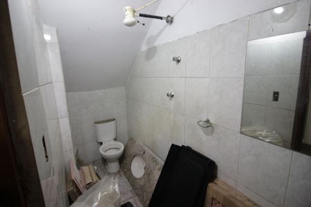 Casa à venda com 121m², 4 quartos e 5 vagasBanheiro externo
