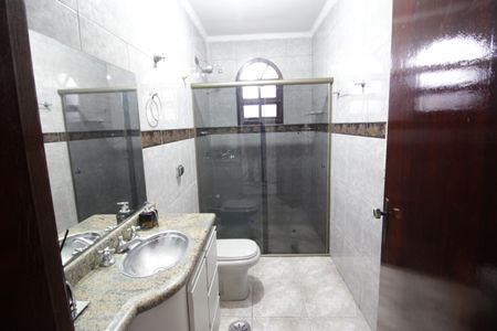 Casa à venda com 121m², 4 quartos e 5 vagasBanheiro