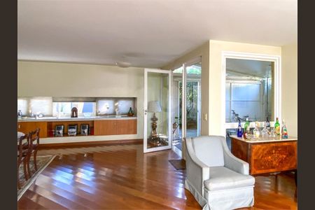 Casa de Condomínio à venda com 5 quartos, 338m² em Vila Elvira, São Paulo