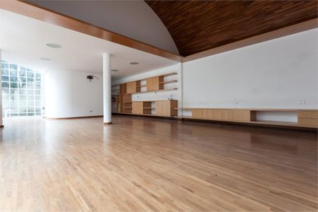 Casa de Condomínio à venda com 5 quartos, 338m² em Vila Elvira, São Paulo