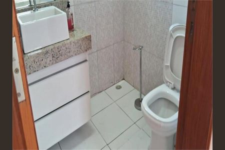 Casa à venda com 76m², 2 quartos e 2 vagas