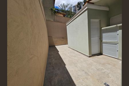 Casa de condomínio à venda com 250m², 3 quartos e 6 vagas Casa de condomínio à venda com 250m², 3 quartos e 6 vagasQuintal