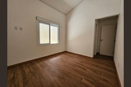 Casa de condomínio à venda com 250m², 3 quartos e 6 vagas Casa de condomínio à venda com 250m², 3 quartos e 6 vagasSuíte 1