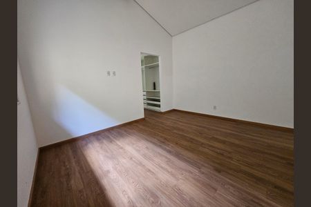 Casa de condomínio à venda com 250m², 3 quartos e 6 vagas Casa de condomínio à venda com 250m², 3 quartos e 6 vagasSuíte 3