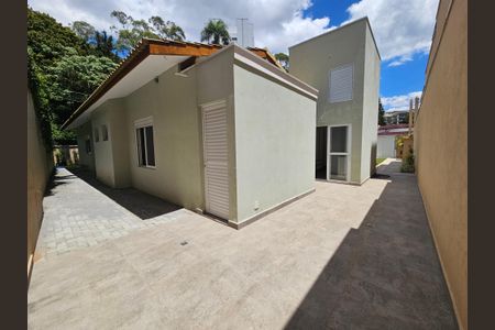 Casa de condomínio à venda com 250m², 3 quartos e 6 vagas Casa de condomínio à venda com 250m², 3 quartos e 6 vagasQuintal