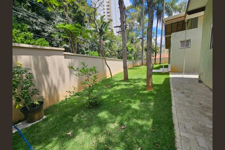 Casa de condomínio à venda com 250m², 3 quartos e 6 vagas Casa de condomínio à venda com 250m², 3 quartos e 6 vagasJardim