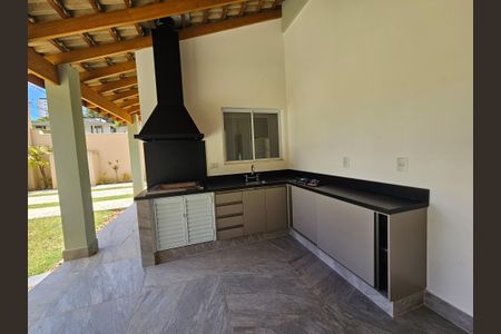Casa de condomínio à venda com 250m², 3 quartos e 6 vagas Casa de condomínio à venda com 250m², 3 quartos e 6 vagasChurrasqueira