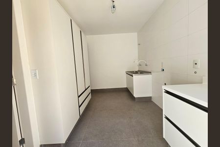 Casa de condomínio à venda com 250m², 3 quartos e 6 vagas Casa de condomínio à venda com 250m², 3 quartos e 6 vagasÁrea de Serviço