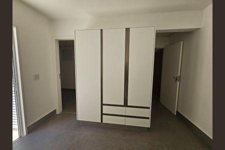 Casa de condomínio à venda com 250m², 3 quartos e 6 vagas Casa de condomínio à venda com 250m², 3 quartos e 6 vagasÁrea de Serviço