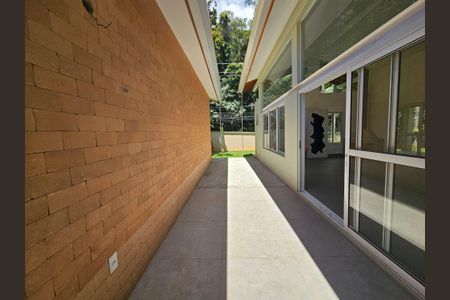 Casa de condomínio à venda com 250m², 3 quartos e 6 vagas Casa de condomínio à venda com 250m², 3 quartos e 6 vagasQuintal