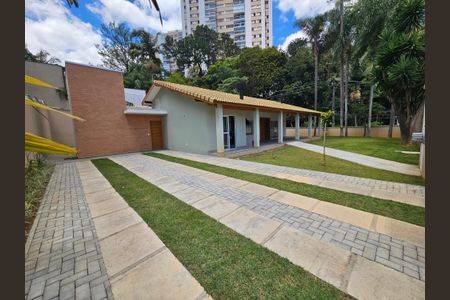 Casa de condomínio à venda com 250m², 3 quartos e 6 vagas Casa de condomínio à venda com 250m², 3 quartos e 6 vagasGaragem